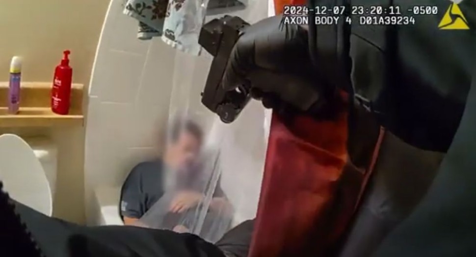 Florida Deputies Shoot Suicidal Man
